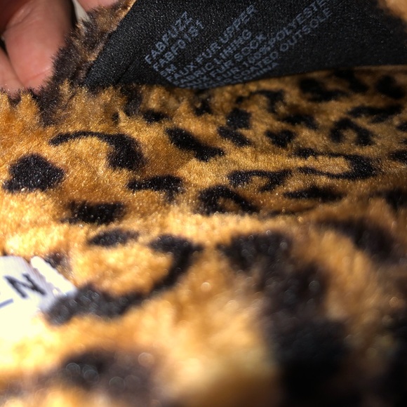 Steve Madden fabfuzz leopard fuzzy slippers - Picture 5 of 7